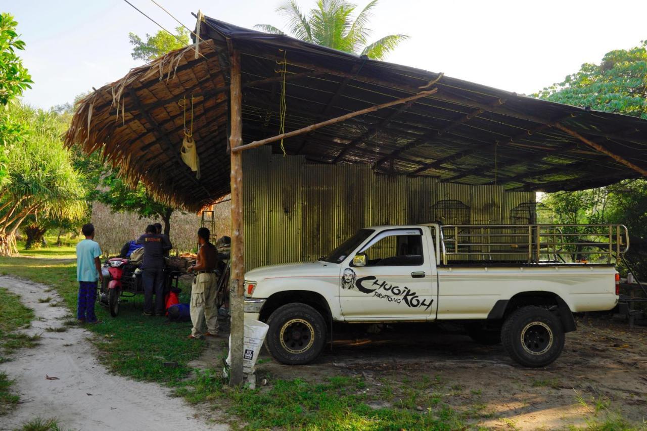 Mr. Chuoi Bar And Hut Hotel Ko Phra Thong Exterior photo